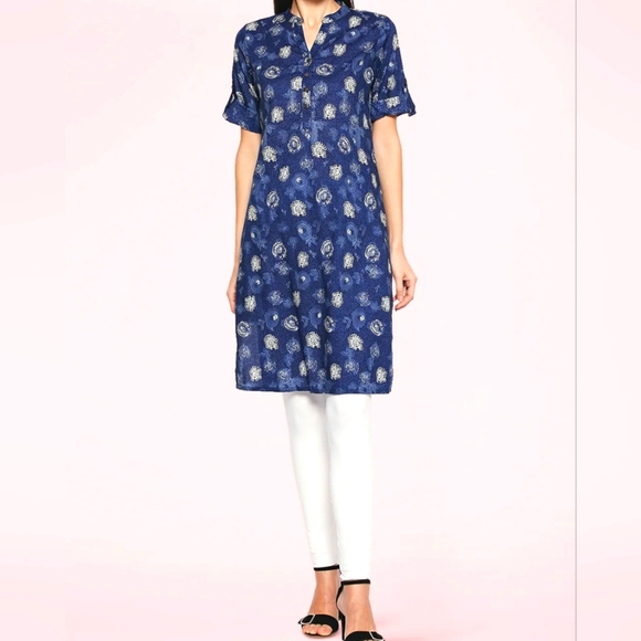 Rangmanch Women's Indigo Printed Straight Mandarin Collar Cotton Kurta - Picture 5 of 10